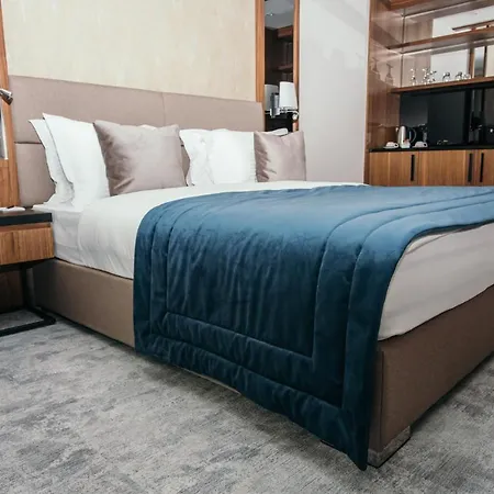 Point Hotel