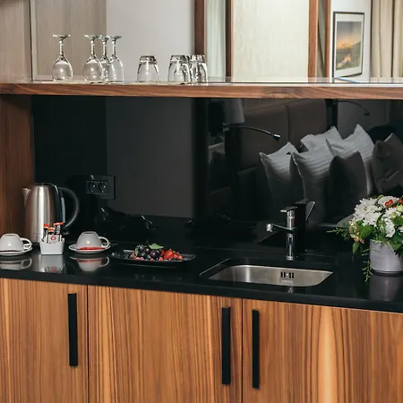 Point 4* بلغراد